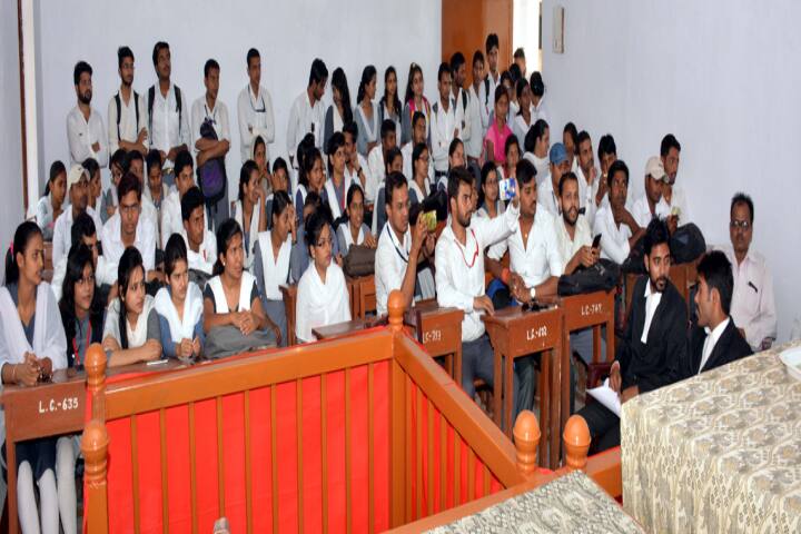 moot-court